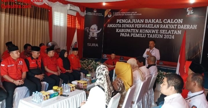 PDIP Daftarkan Bacalegnya di KPU Konsel, Senawan Optimis Partainya Raih Suara Terbanyak