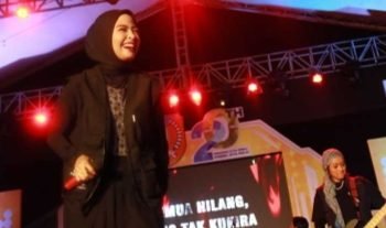Malam Penutupan HUT Konsel ke- XX Dimeriahkan Penampilan Band Kotak