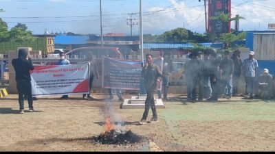 Warga Unjuk Rasa Minta Menteri Perhubungan Copot Kepala UPP Pomalaa Dari Jabatannya