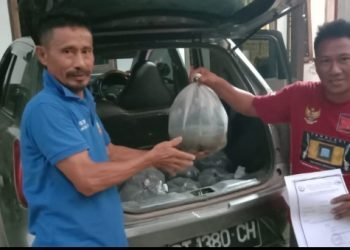 Realisasi Program Ketahanan Pangan, Masyarakat Desa Bima Maroa Terima Bibit Ikan Lele
