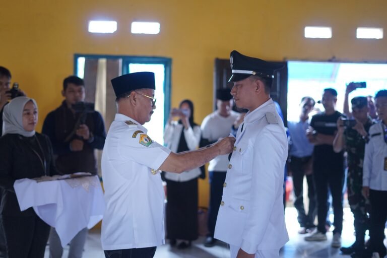 Bupati Konsel Lantik Dua Kepala Desa Pengganti Antar Waktu 2020 – 2026