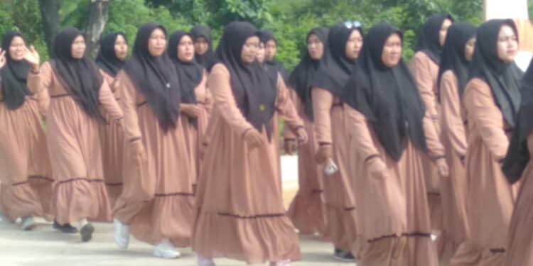 Sambut Tahun baru Islam, BKTM Gelar Gerak Jalan Mengunakan Busana Syar’i