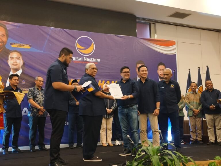 Calon Bupati Dan wakil Bupati Konsel  Ajp – James Resmi Menerima B.1 Kwk  Dari Partai Nasdem