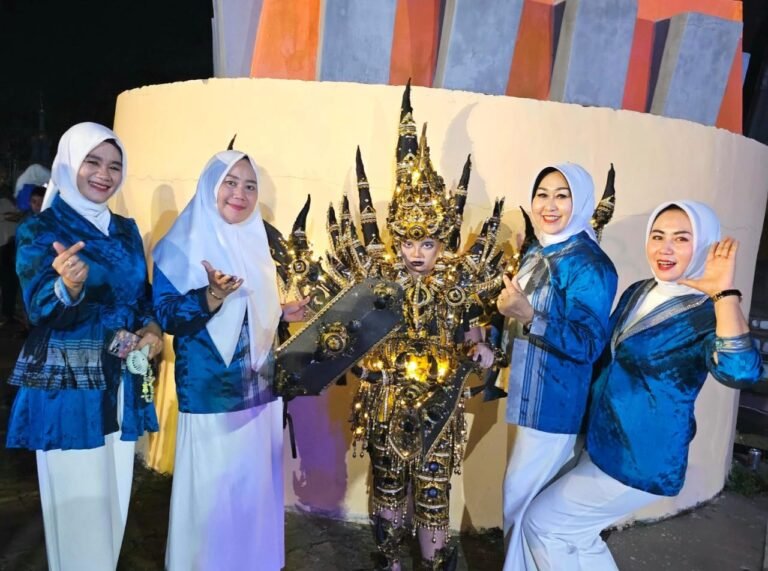 Kontingen Konsel Raih Piala Best Icon Carnaval, Menampilkan Tarian Lulo Majestic of Anoa