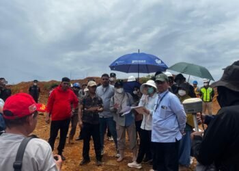 PN Gelar Sidang Lapangan Sengketa Lahan Warga Dengan PT Antam di Desa Mandiodo Dan Tapunggaeya