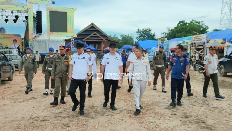 Sidak Lokasi HUT ke-23 Konsel, Bupati dan Wakil Bupati Pastikan Perayaan Meriah Meski di Tengah Efisiensi Anggaran